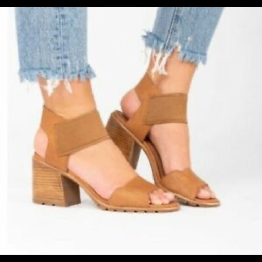 Sorel Nadia Heel Sandals Camel Brown